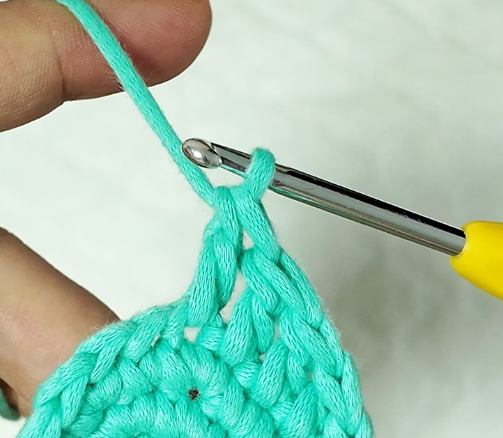 Doouble Crochet (dc)